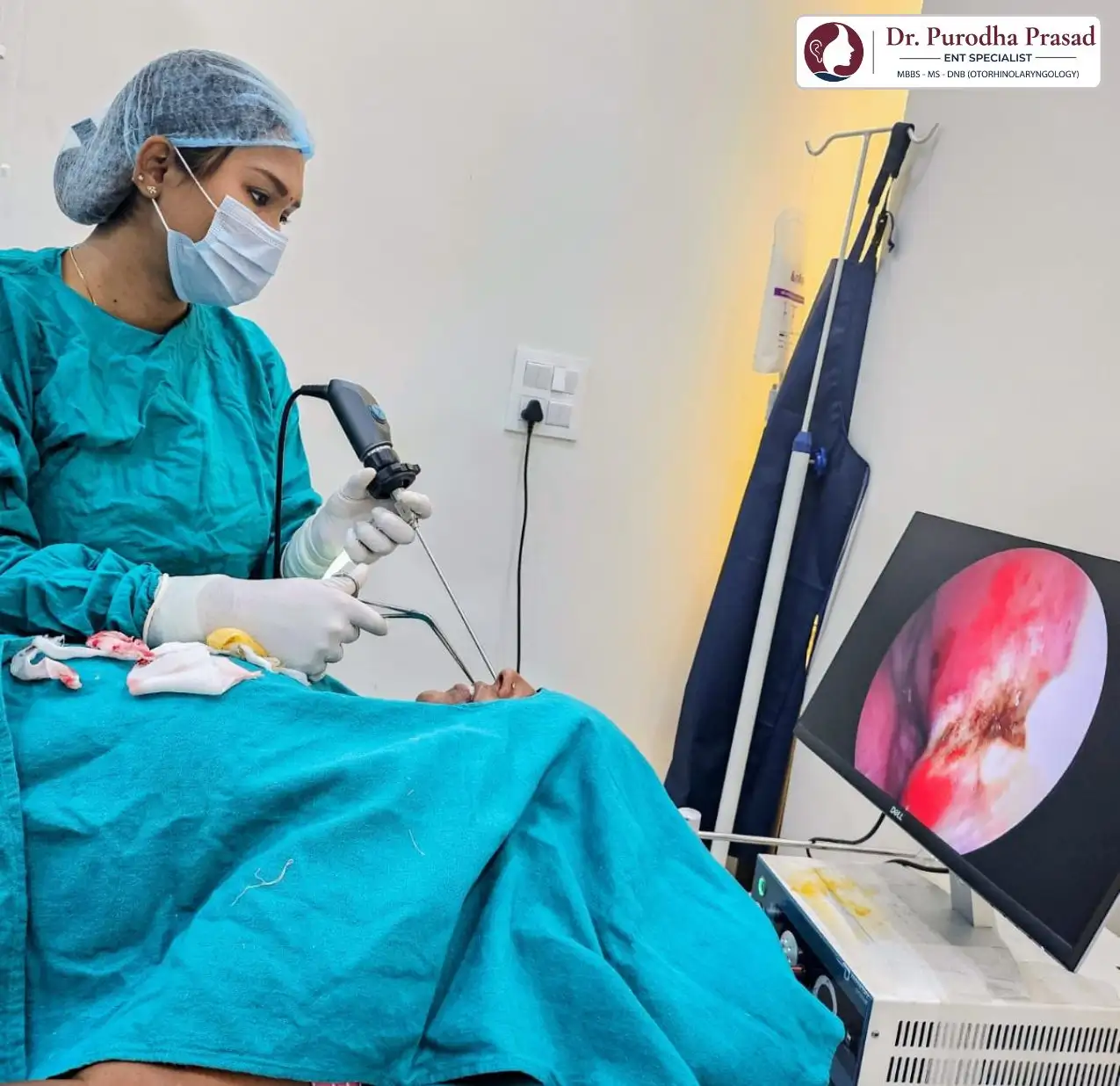 Dr. Purodha Prasad doing Endoscopic Ear Surgery in Delhi.